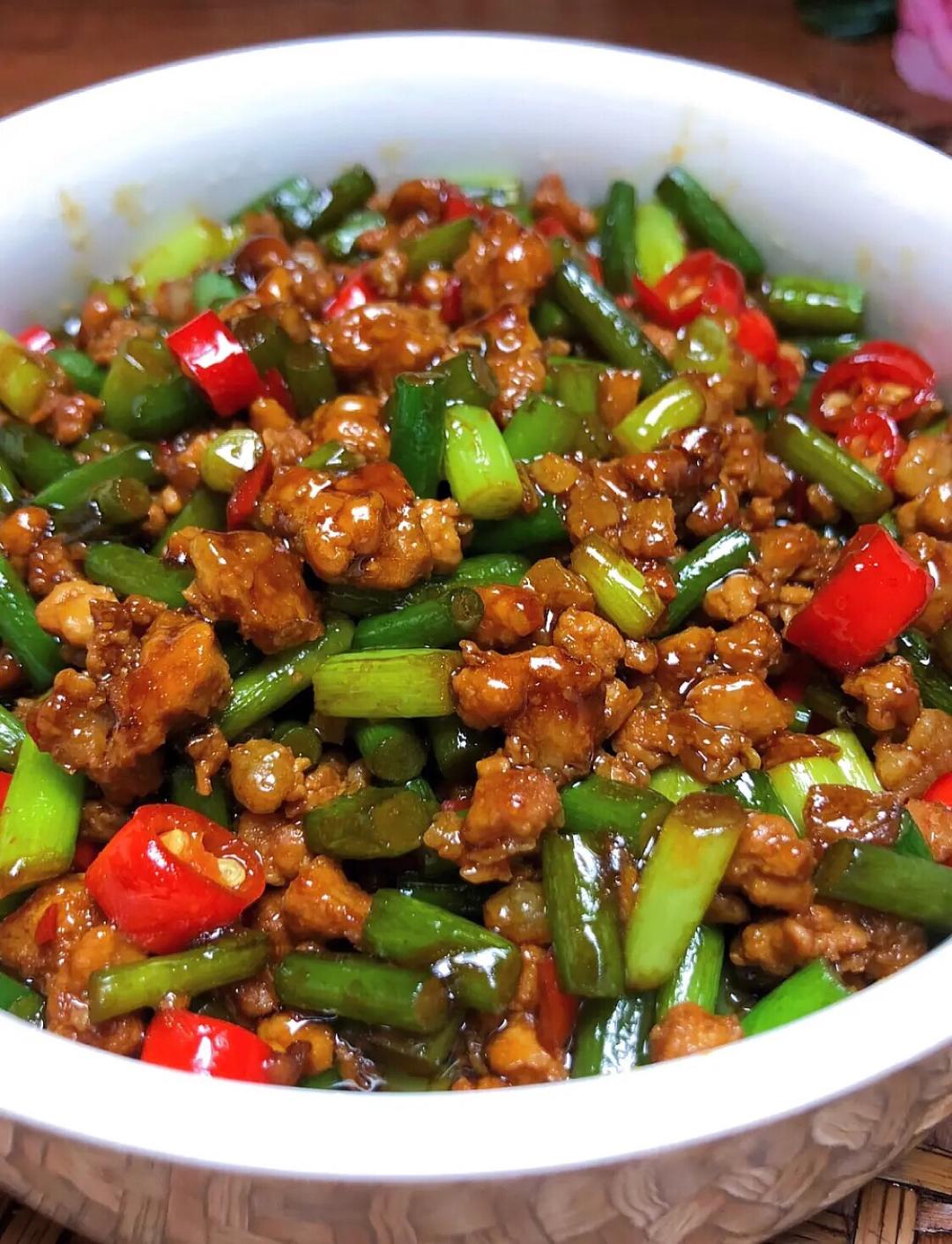 蒜苔炒肉