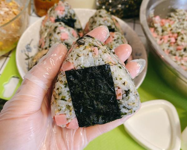 金枪鱼饭团