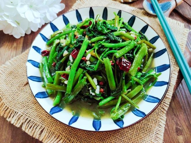 香肠炒空心菜